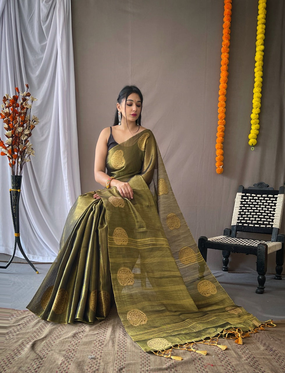 Dark Green Zari Woven Tissue Silk Sarees With Chit Pallu