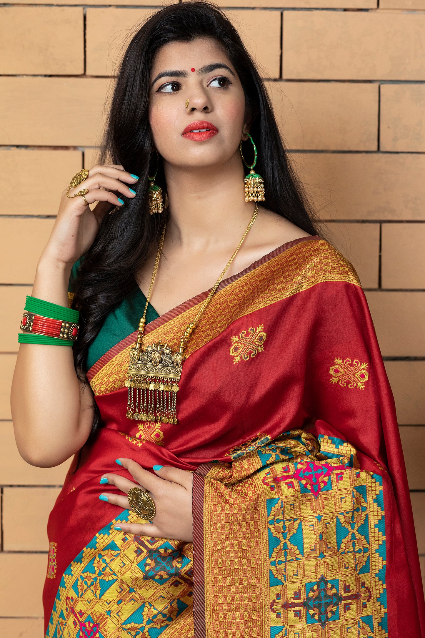Red Color Beautifully Designed Banarasi Weaving Silk Saree For Women
