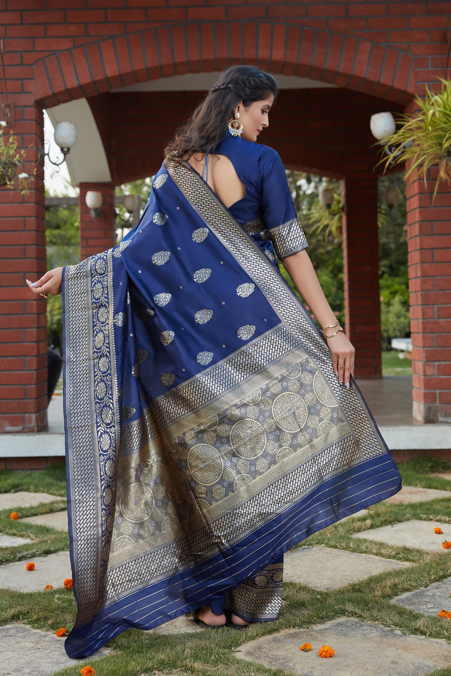 Navy Color Wedding Wear Beautiful Banarasi Weaving Silk Saree