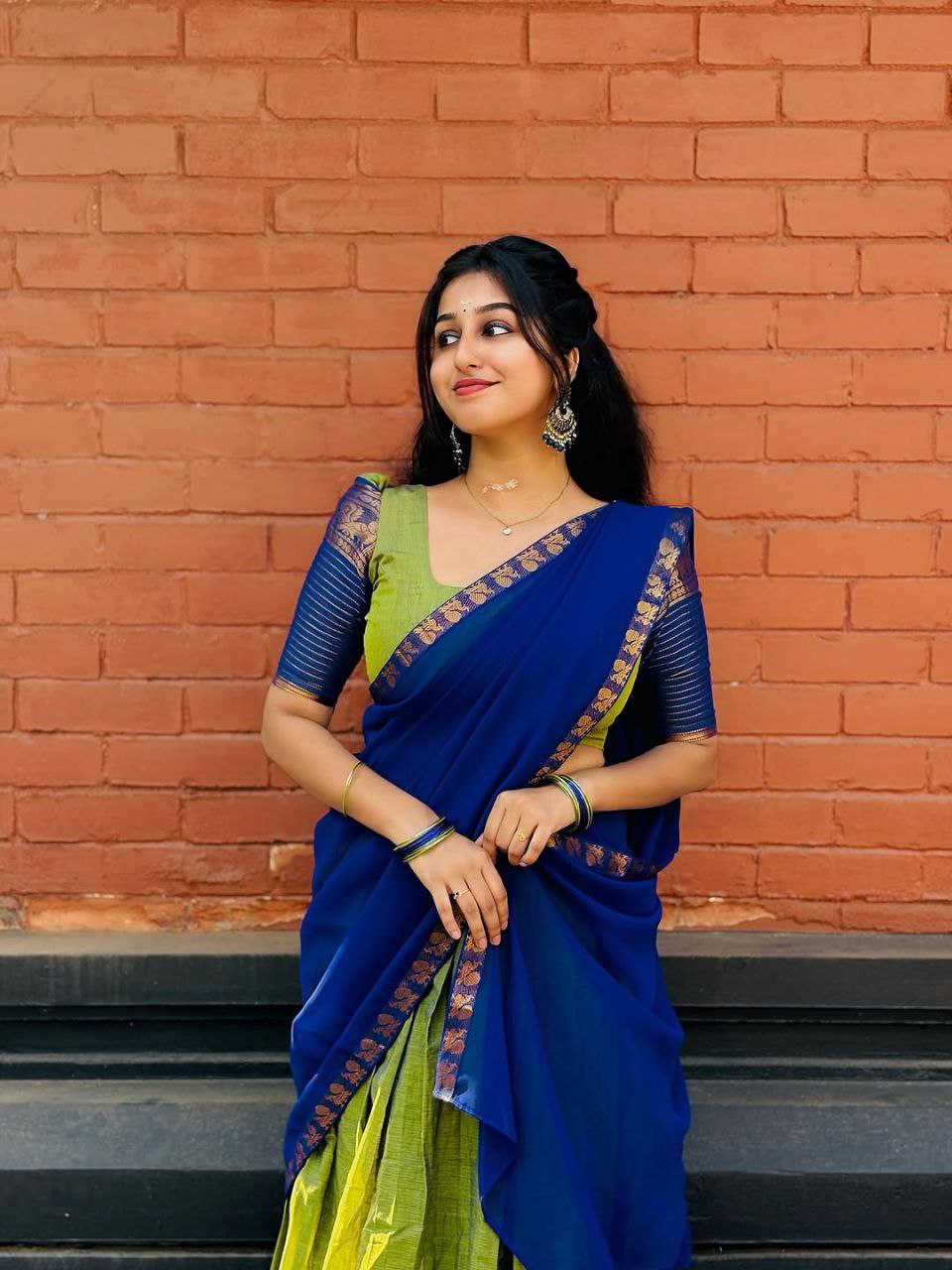 Parrot Green Kanjivaram Silk Half Saree – Traditional Zari Weaving Langa Voni Set
