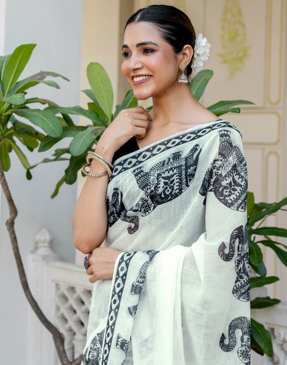 Off White Soft Lilan Cotton Digital Print Trending Saree