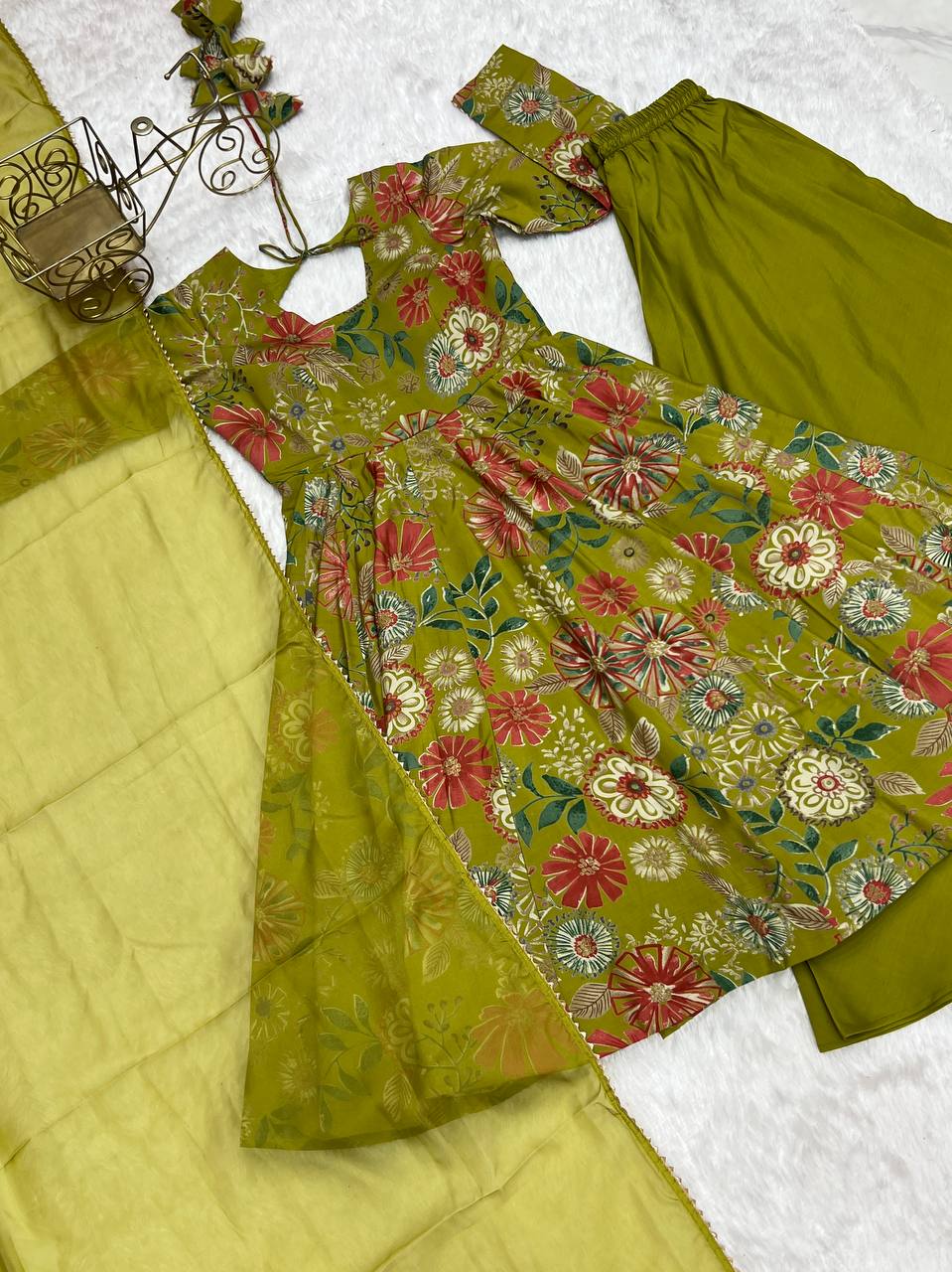 Mehandi Chanderi Discharge Print Fabric Fancy Lace Work Palazzo Suit Set