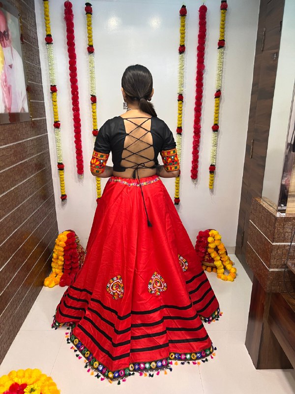 Red Black Cotton Silk Gamthi Work Butta Lace Work Navratri Lehenga Choli