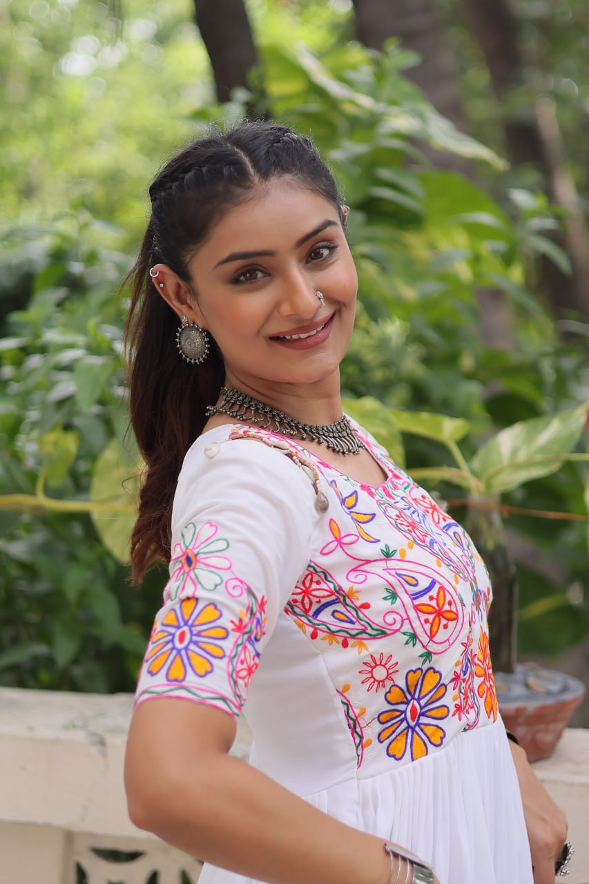 White Reyon Kutchi Gamthi Embroidered Thread Work Navratri Gown