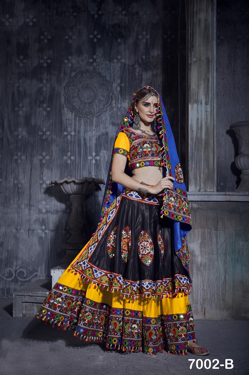Yellow Rajwadi Gamthi Lace With Mirror Work Navratri Lehenga Choli