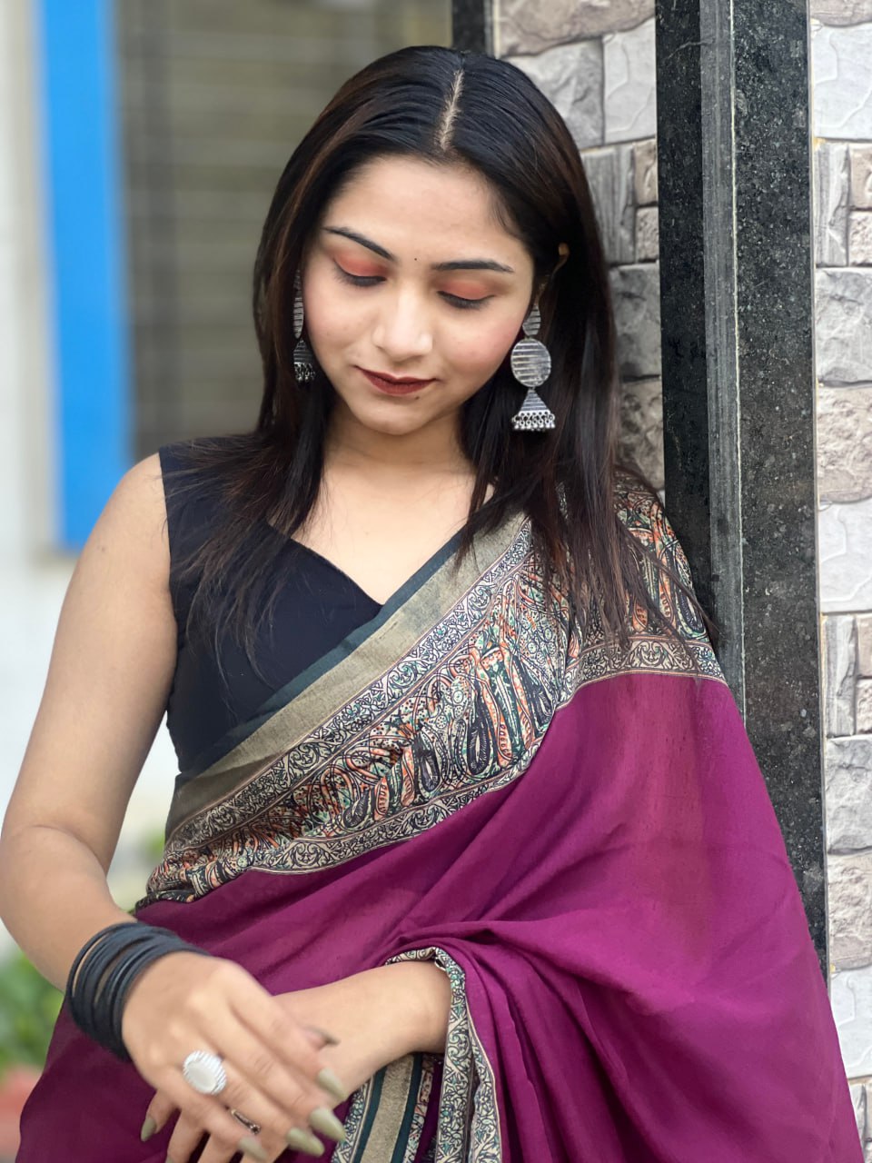 Wine Soft Mal Mal Cotton Elegant Contrast Woven Border Saree