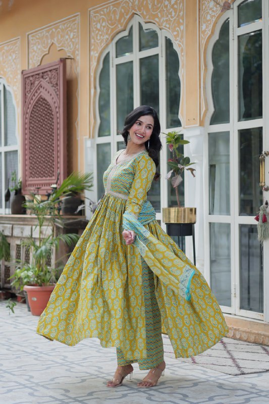 Green Pure Cotton Readymade Kurti With Pant Dupatta Set