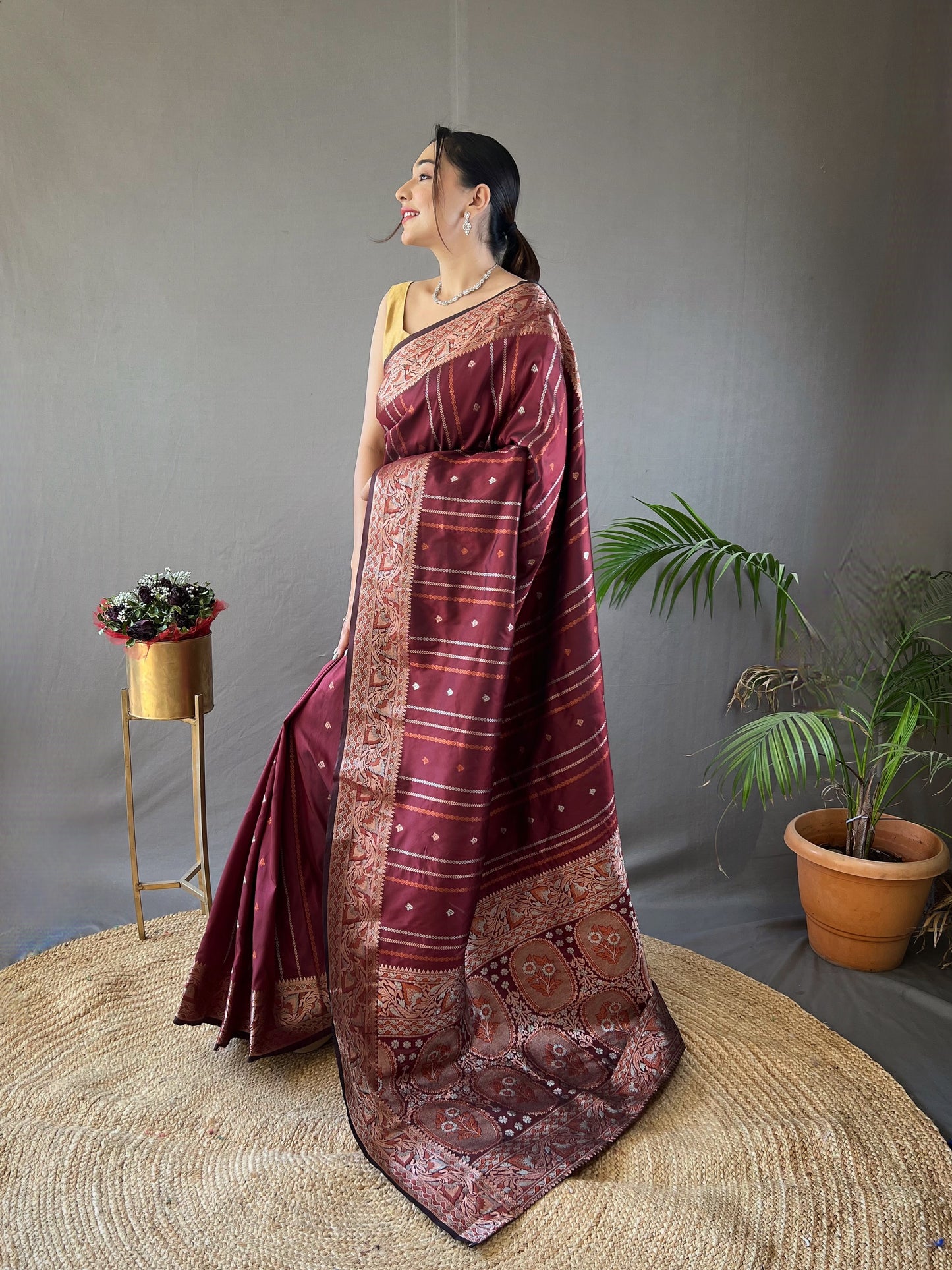 Brown Zari Woven Lining Zari Weaving Design Banarasi Saree
