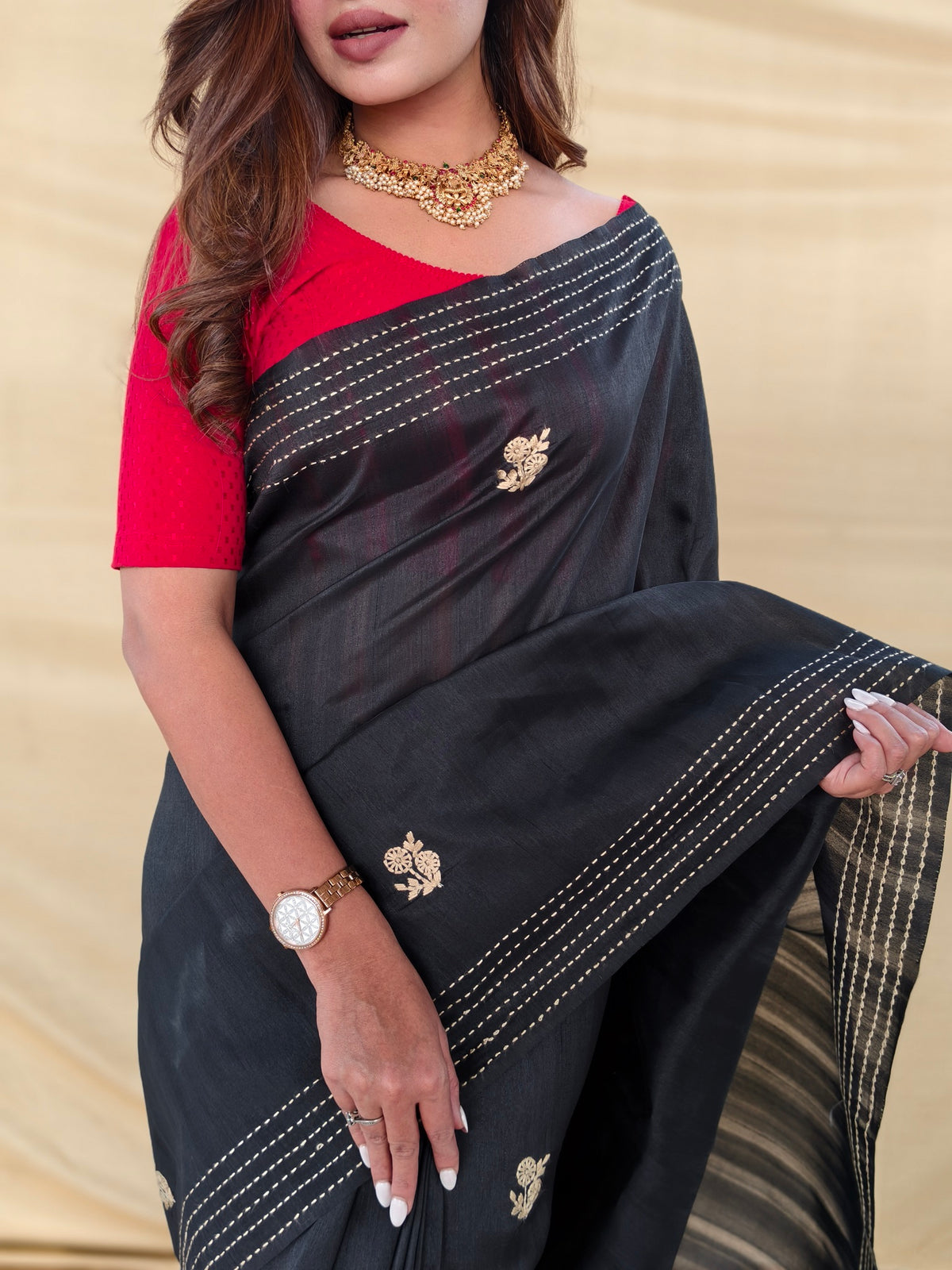 Classic Black Matka Silk Saree With Woven Floral Embroidery Motifs