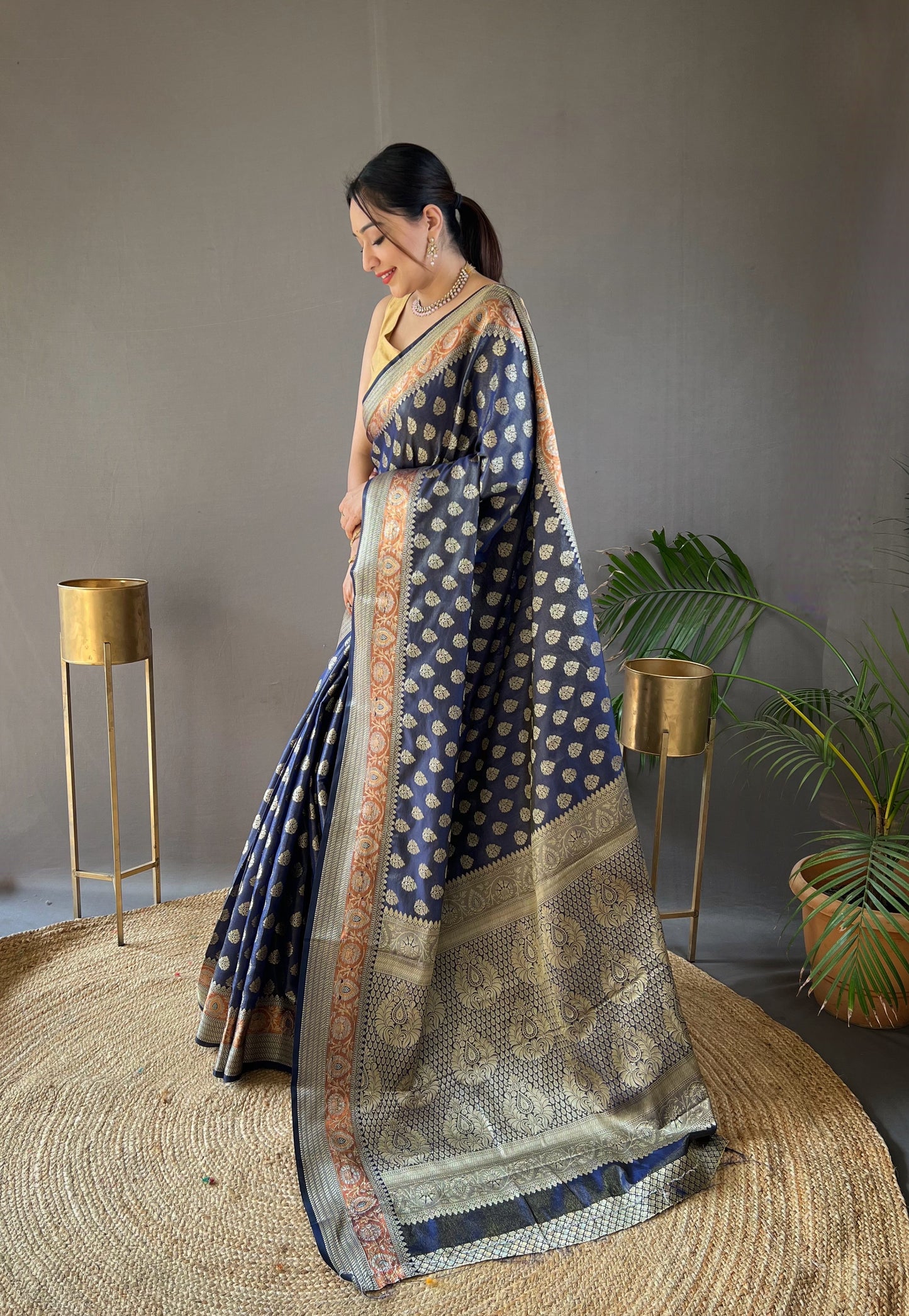Navy Blue Soft Silk Rich Pallu Woven Saree