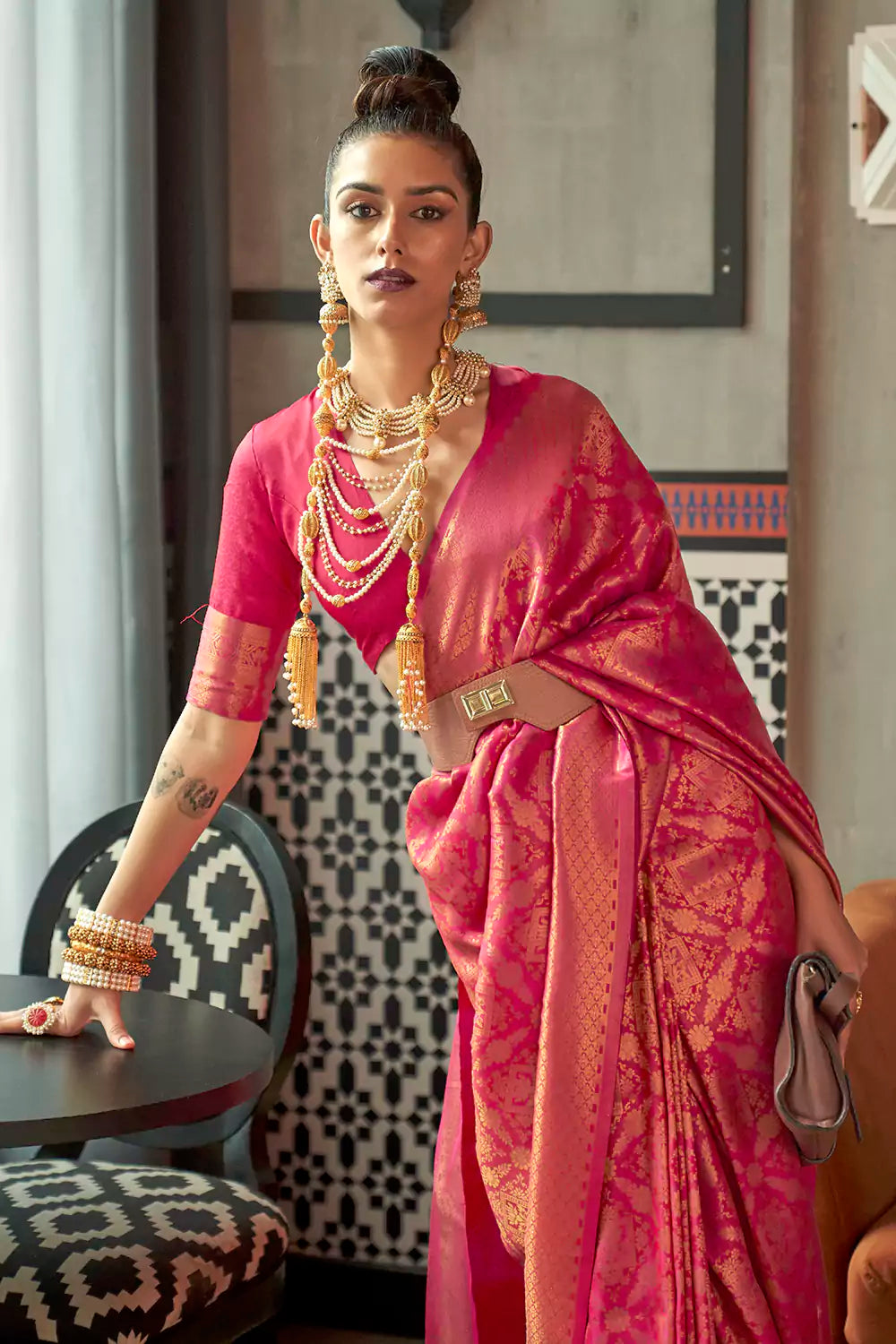 Taffy Pink Two Tone Handloom Saree