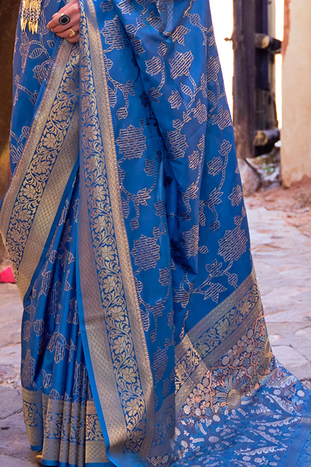 Cobalt Blue Soft Silk Saree In Handloom Weaving With Sequins