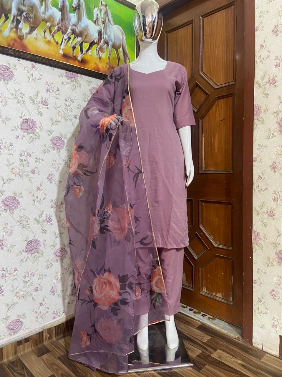 Presenting New Luxurious Beautiful Pair Of Dusty Lavendar Kurta Straight Fit Pants Plazzo Pair With Duppta