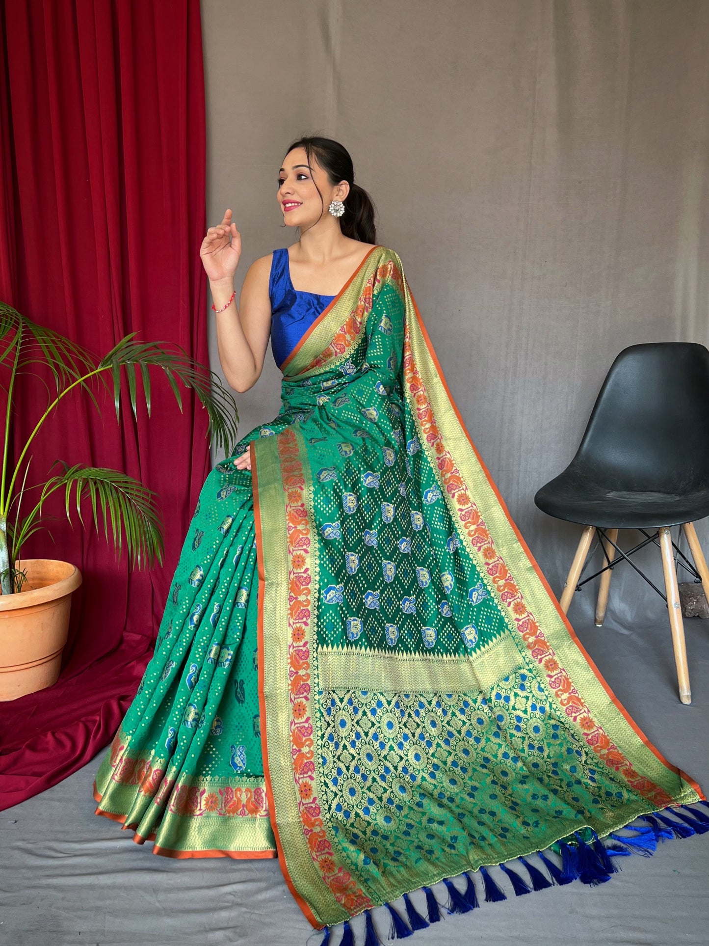 Green Kachii Patola Weaving Saree With Meenakari Border Saree