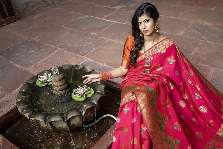 Deep Pink Color Weaving Saree With Unstitched Blouse