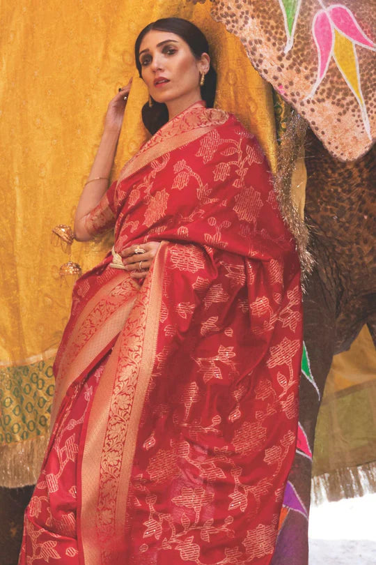 Maroon Soft Silk Saree In Handloom Weaving With Sequins