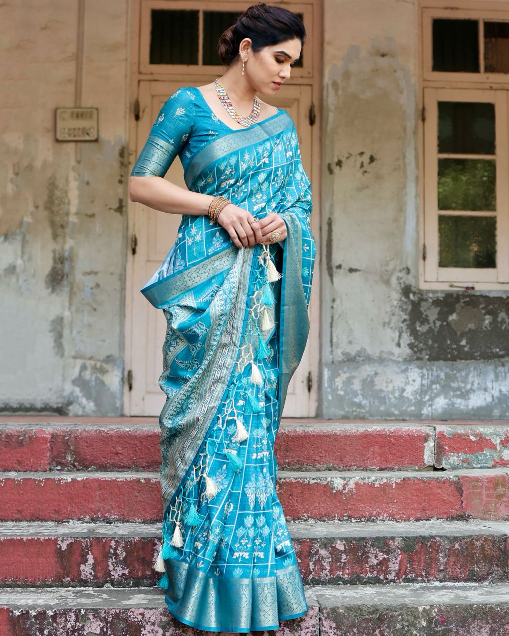 PURE SILK DIGITALLY PRINTED SAREE WEAVED WITH GOLDEN ZARI COMES WITH TASSELS