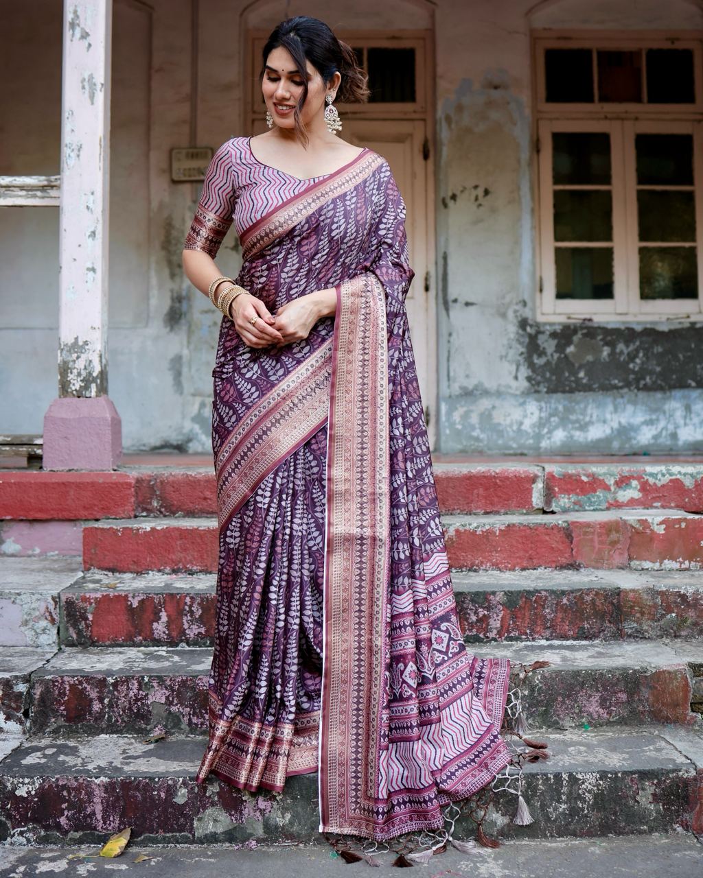 PURE SILK DIGITALLY PRINTED SAREE WEAVED WITH GOLDEN ZARI COMES WITH TASSELS