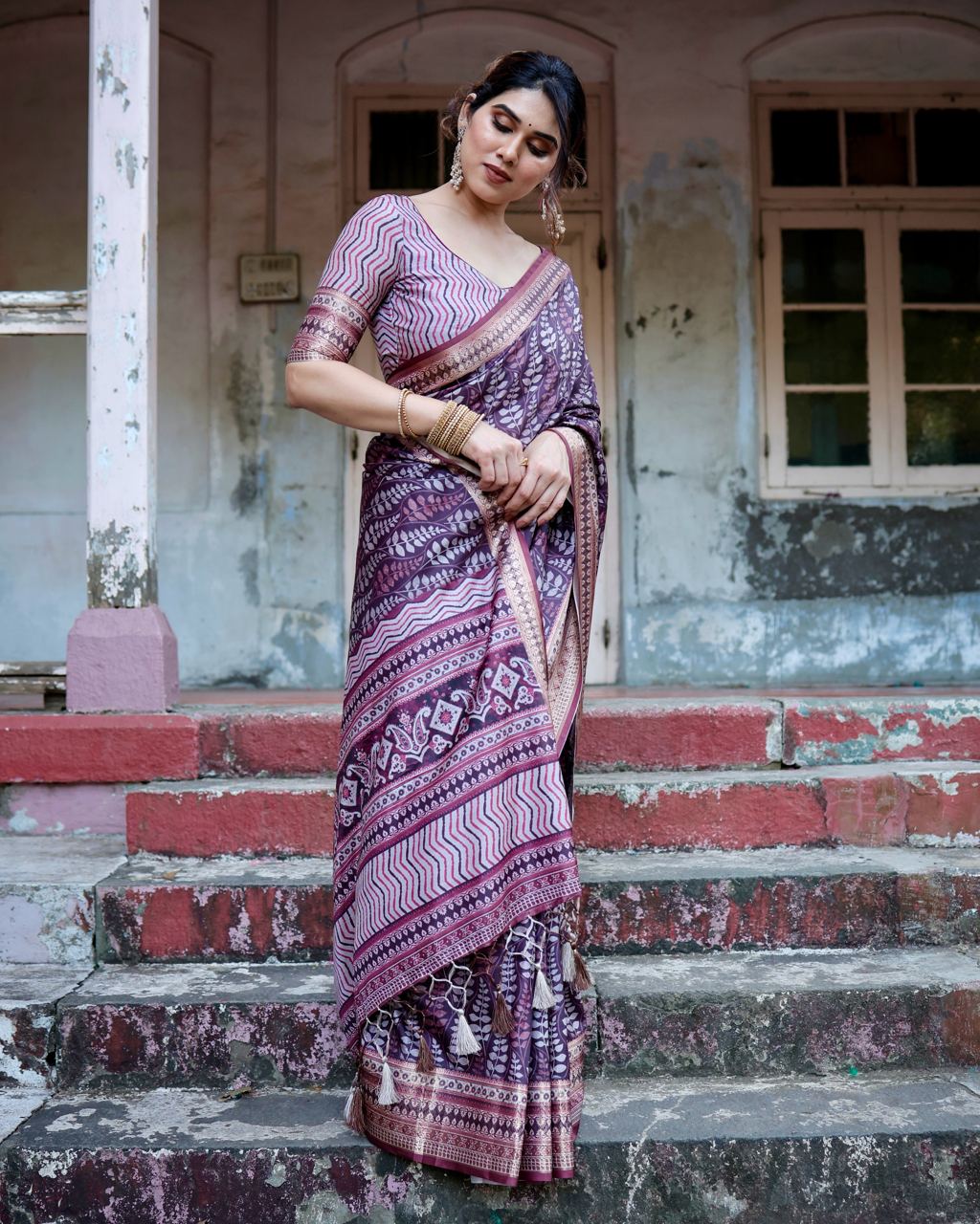 PURE SILK DIGITALLY PRINTED SAREE WEAVED WITH GOLDEN ZARI COMES WITH TASSELS