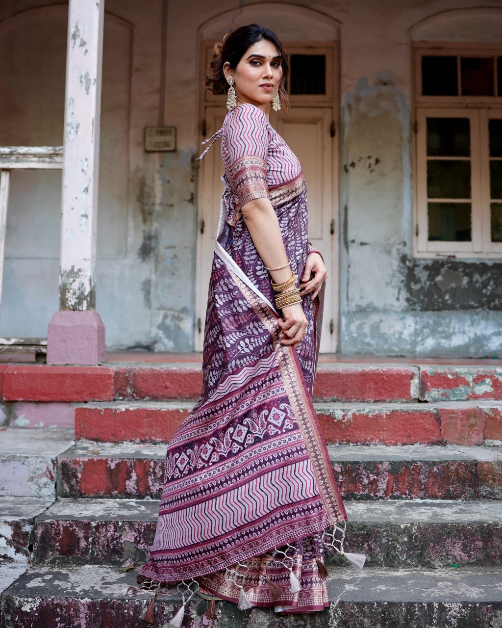 PURE SILK DIGITALLY PRINTED SAREE WEAVED WITH GOLDEN ZARI COMES WITH TASSELS