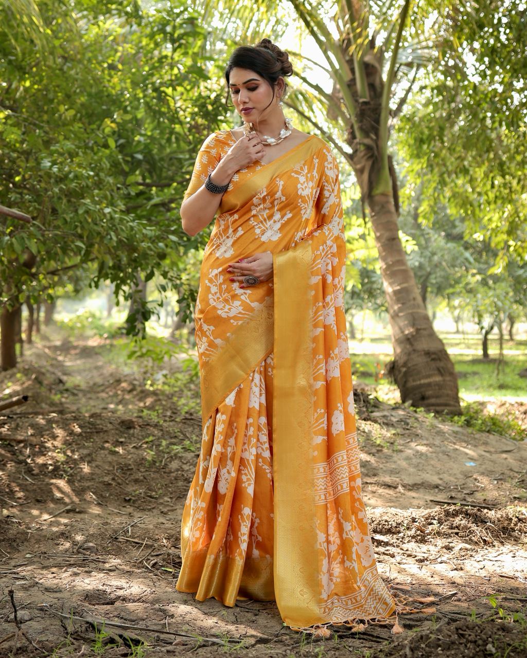 PURE SILK DIGITALLY PRINTED SAREE WEAVED WITH GOLDEN ZARI COMES WITH TASSELS
