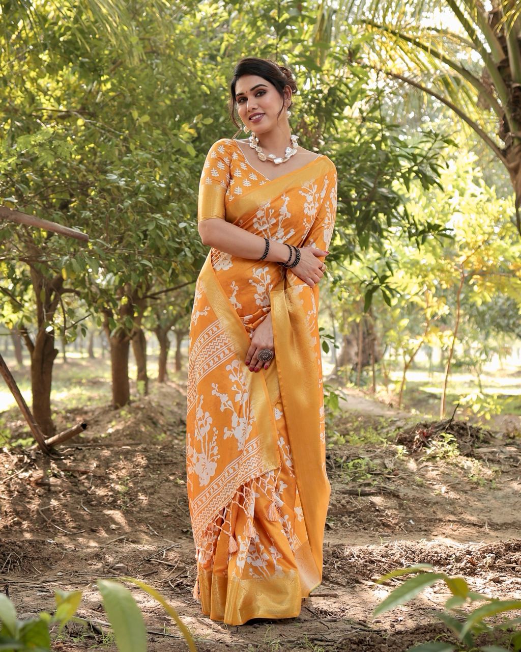 PURE SILK DIGITALLY PRINTED SAREE WEAVED WITH GOLDEN ZARI COMES WITH TASSELS