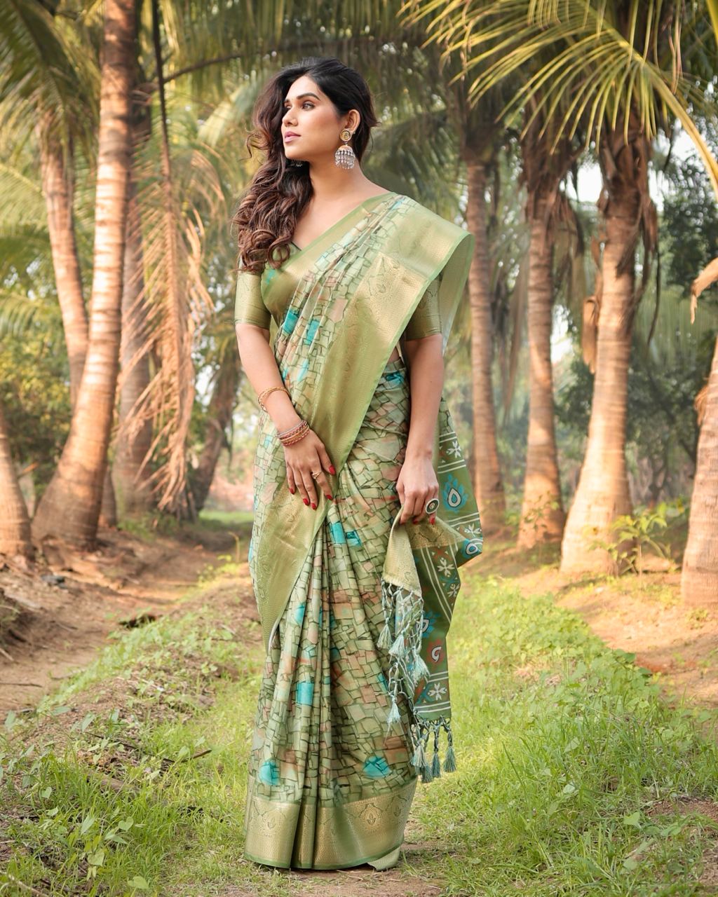 PURE SILK DIGITALLY PRINTED SAREE WEAVED WITH GOLDEN ZARI COMES WITH TASSELS