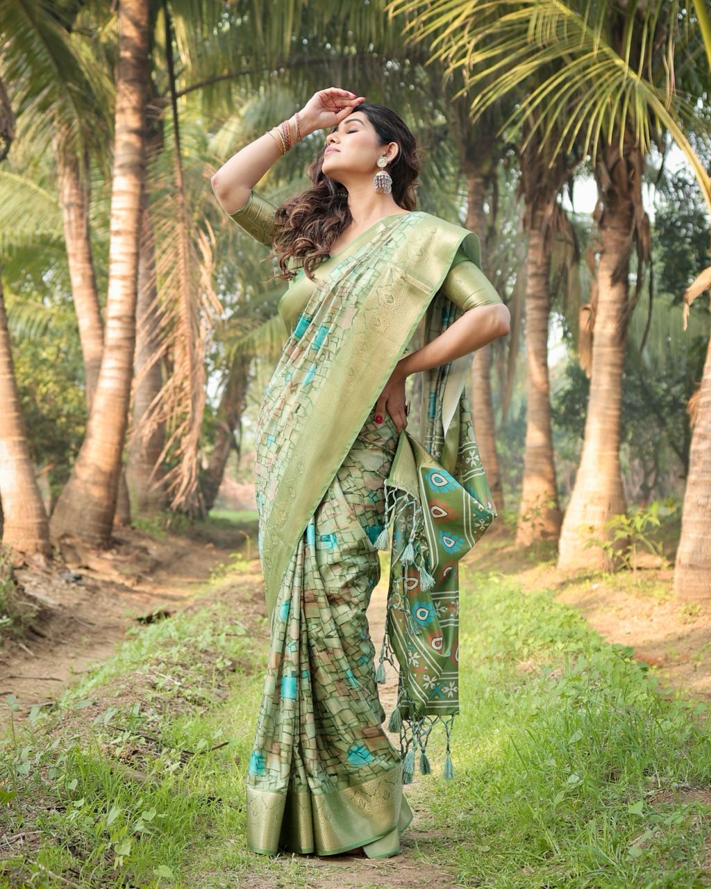 PURE SILK DIGITALLY PRINTED SAREE WEAVED WITH GOLDEN ZARI COMES WITH TASSELS