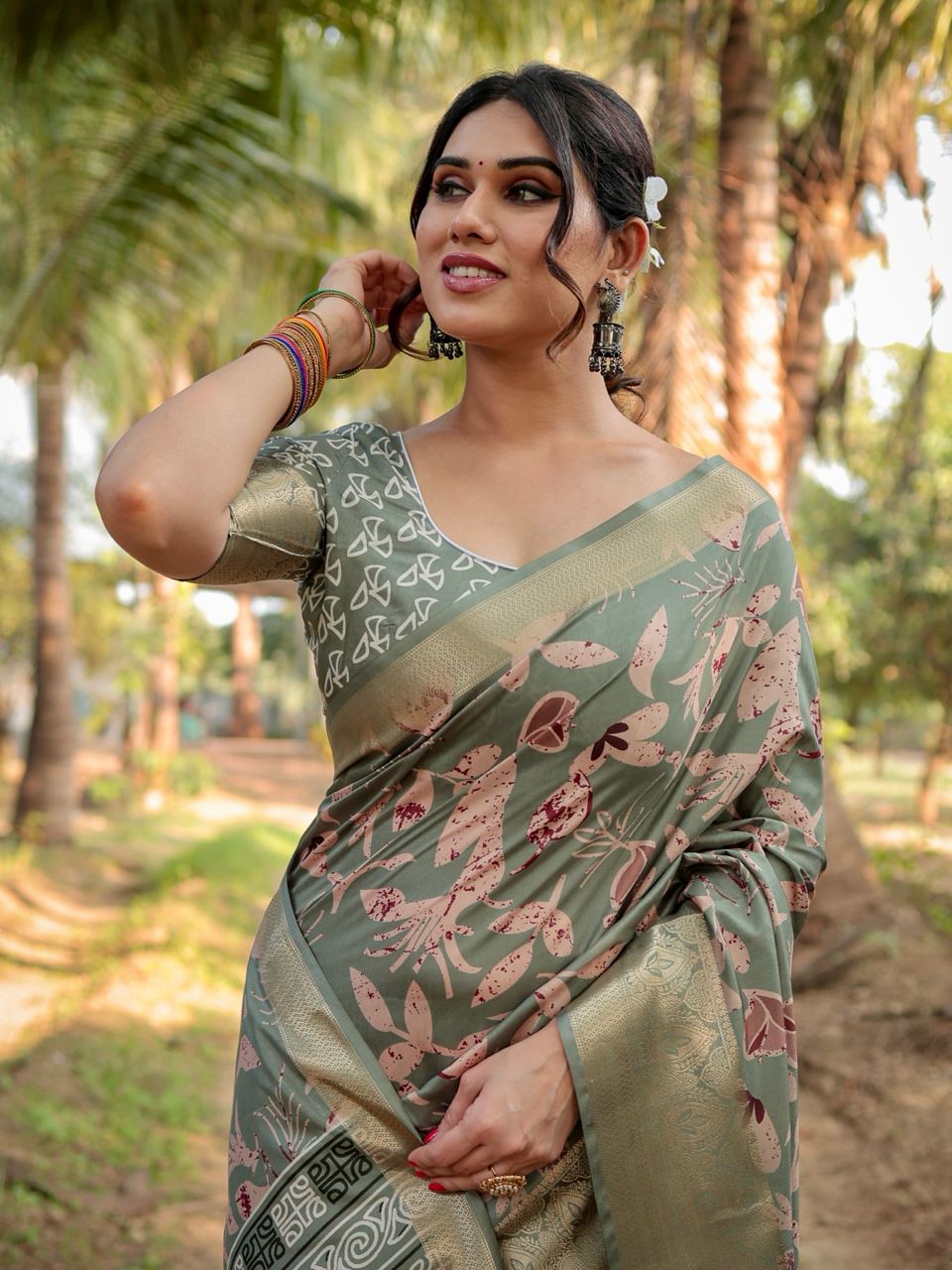 PURE SILK DIGITALLY PRINTED SAREE WEAVED WITH GOLDEN ZARI COMES WITH TASSELS