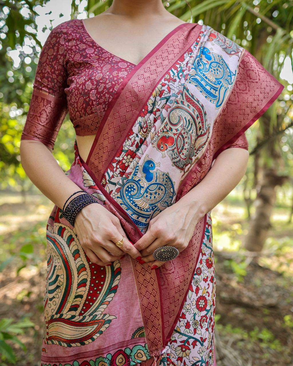 PURE SILK DIGITALLY PRINTED SAREE WEAVED WITH GOLDEN ZARI COMES WITH TASSELS