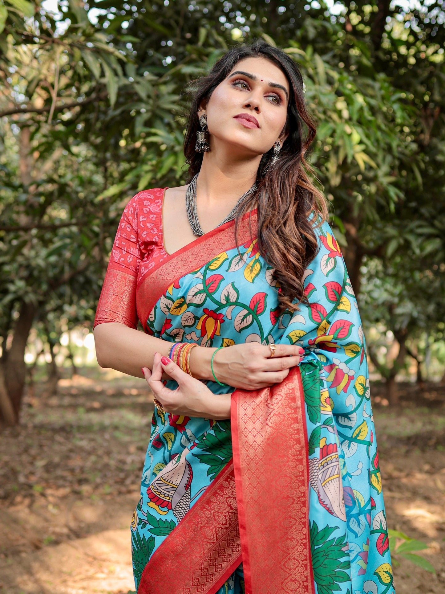 PURE SILK DIGITALLY PRINTED SAREE WEAVED WITH GOLDEN ZARI COMES WITH TASSELS