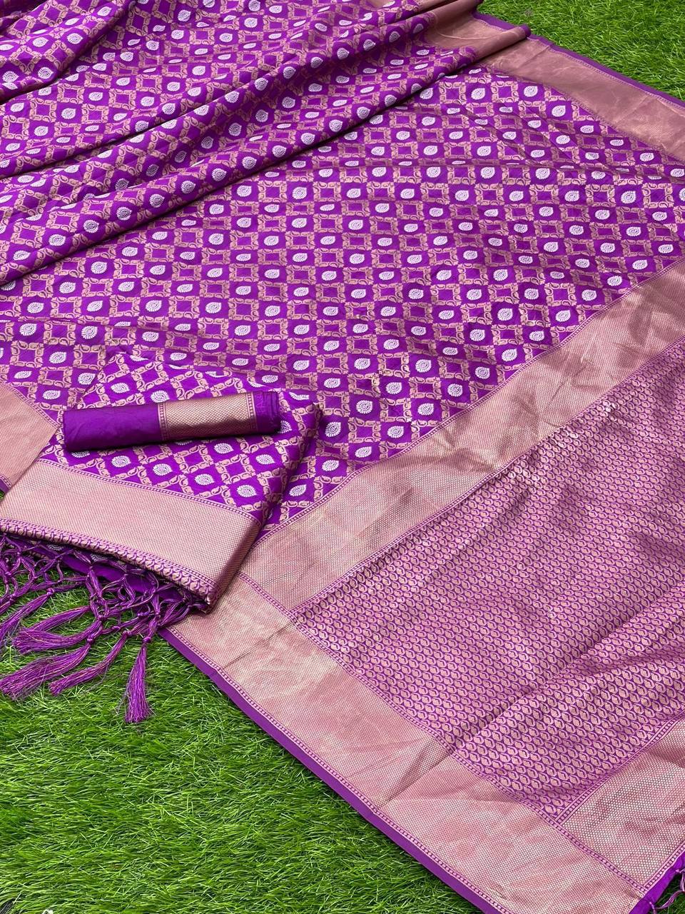 Magenta Colour With Silver Zari Butta & Golden Zari Waving Banarasi Beautiful Saree With Blouse With Beautiful Tassels