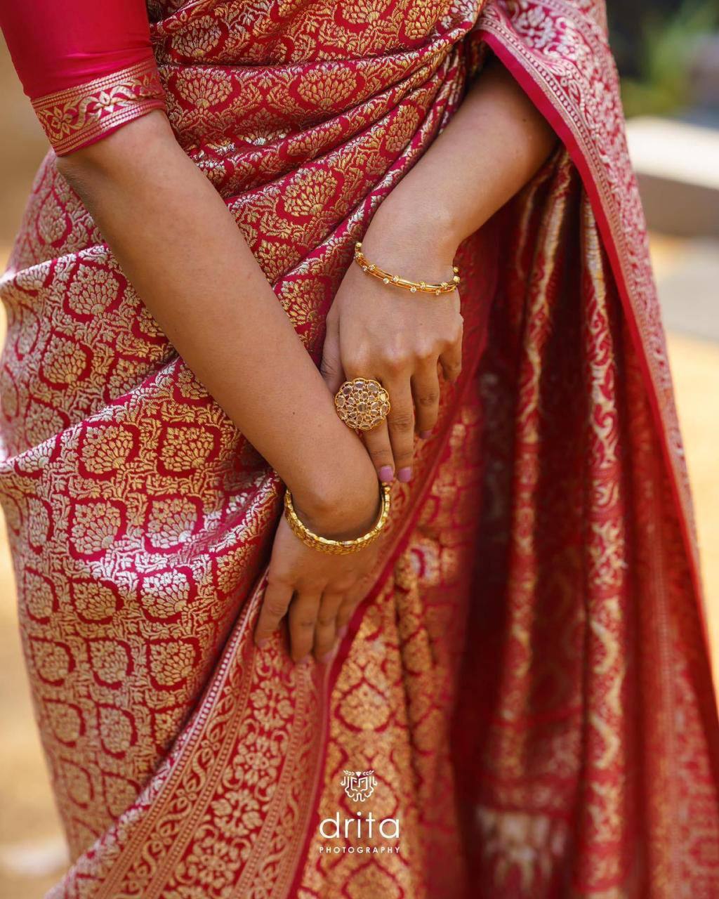Wedding Look Red Silver Zari Weaving Banarasi Beautiful Saree With Blouse With Beautiful Tassels