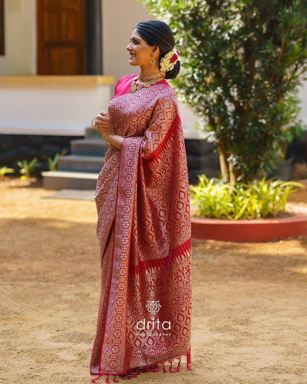 Wedding Look Red Silver Zari Weaving Banarasi Beautiful Saree With Blouse With Beautiful Tassels