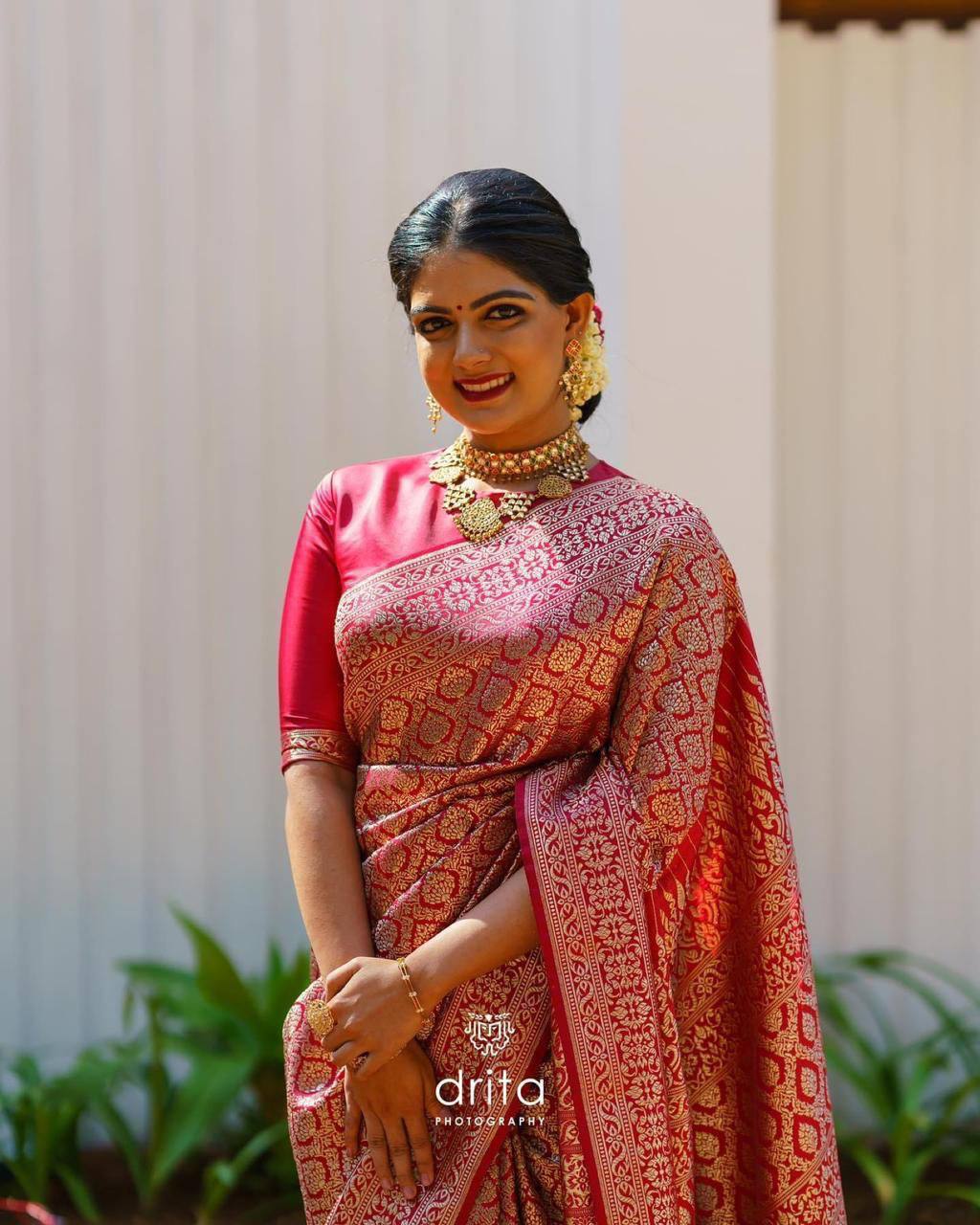 Wedding Look Red Silver Zari Weaving Banarasi Beautiful Saree With Blouse With Beautiful Tassels