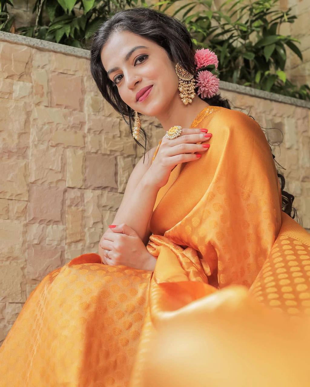 Wedding Yellow Golden Zari Weaving Banarasi Beautiful Saree With Blouse With Beautiful Tassels