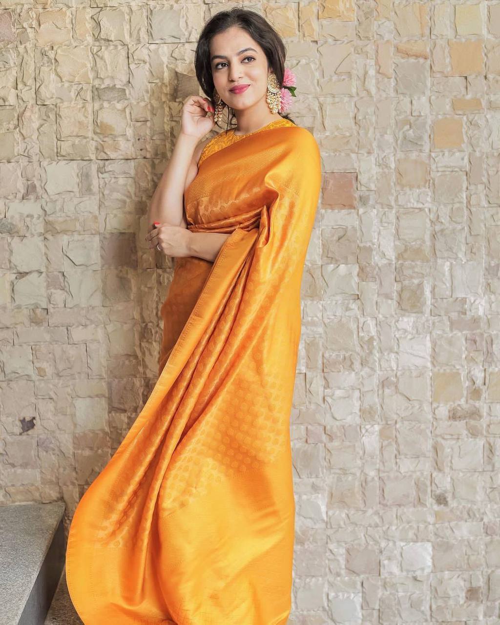 Wedding Yellow Golden Zari Weaving Banarasi Beautiful Saree With Blouse With Beautiful Tassels