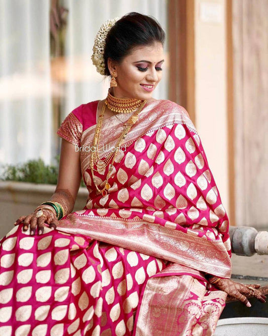 Dream Wedding Look Pink Golden Zari Weaving Banarasi Beautiful Saree With Blouse