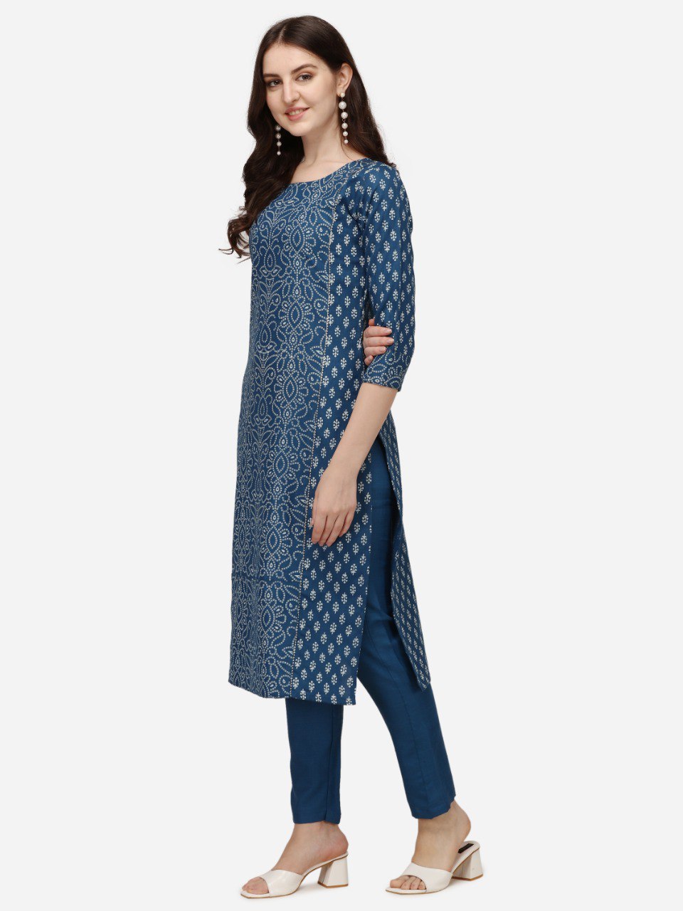 Blue Cotton Bandhani Prints With Gathered Sleeve Kurti Pant