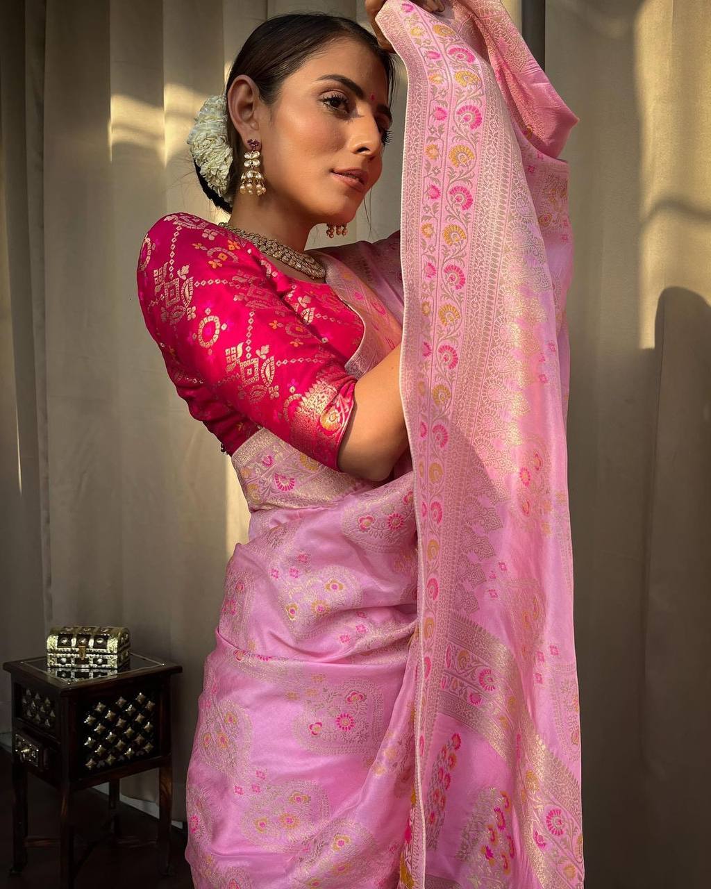 ONION PINK PURE SOFT SILK SAREE WITH TWIRLING BLOUSE PIECE