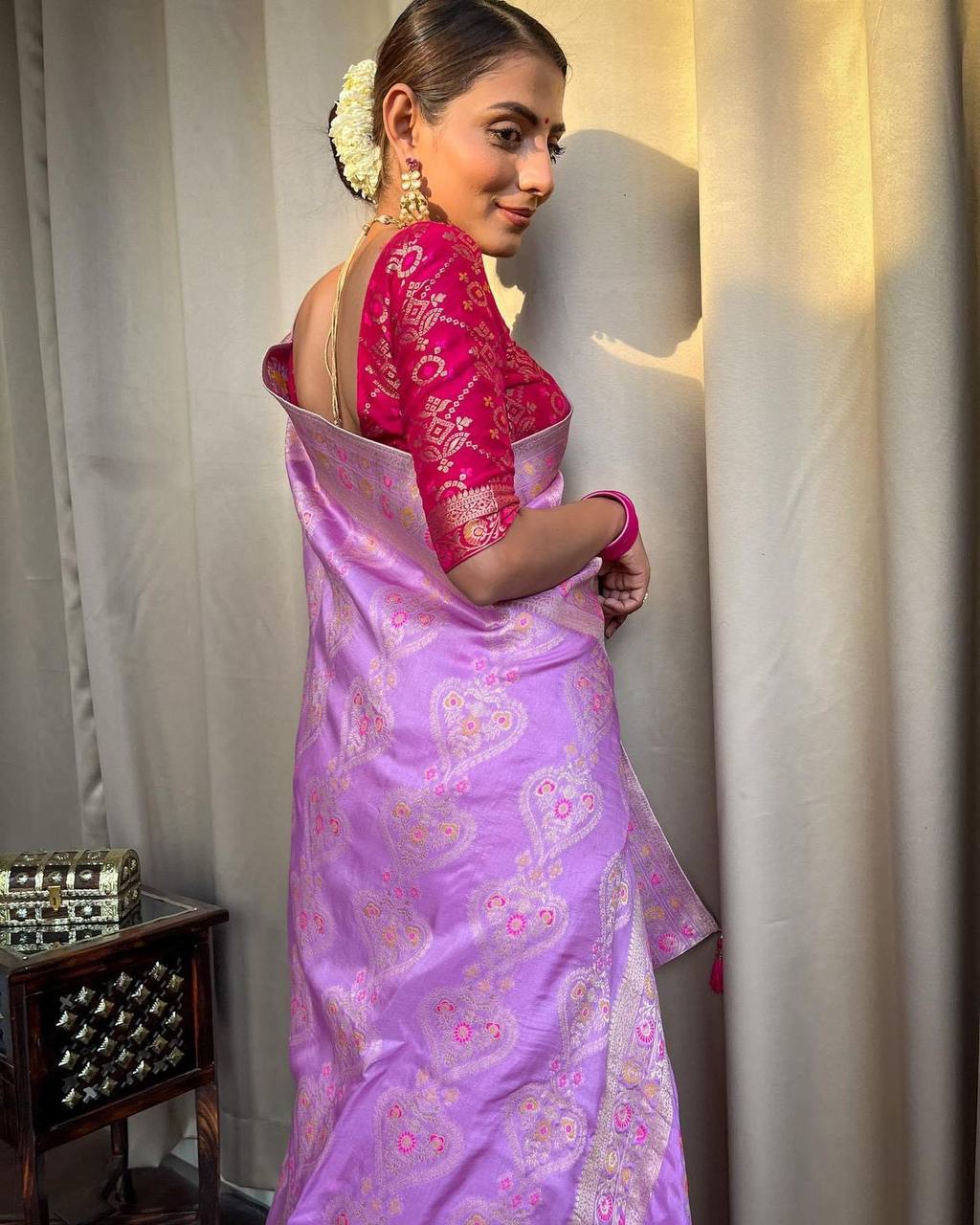 LAVENDER PURE SOFT SILK SAREE WITH TWIRLING BLOUSE PIECE