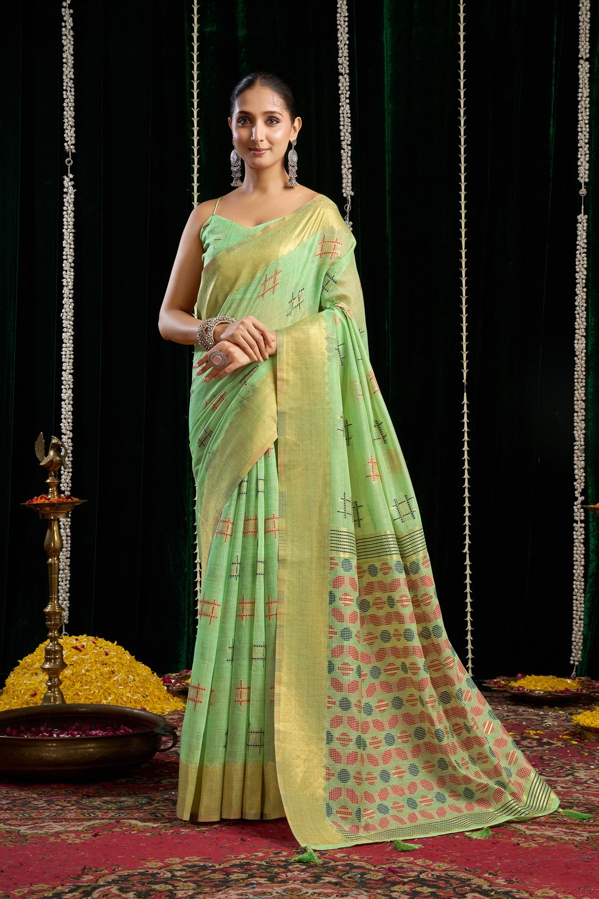 Light Green Lightweight Spun Cotton Saree with Zari Border – Elegant Daily & Office Wear Saree