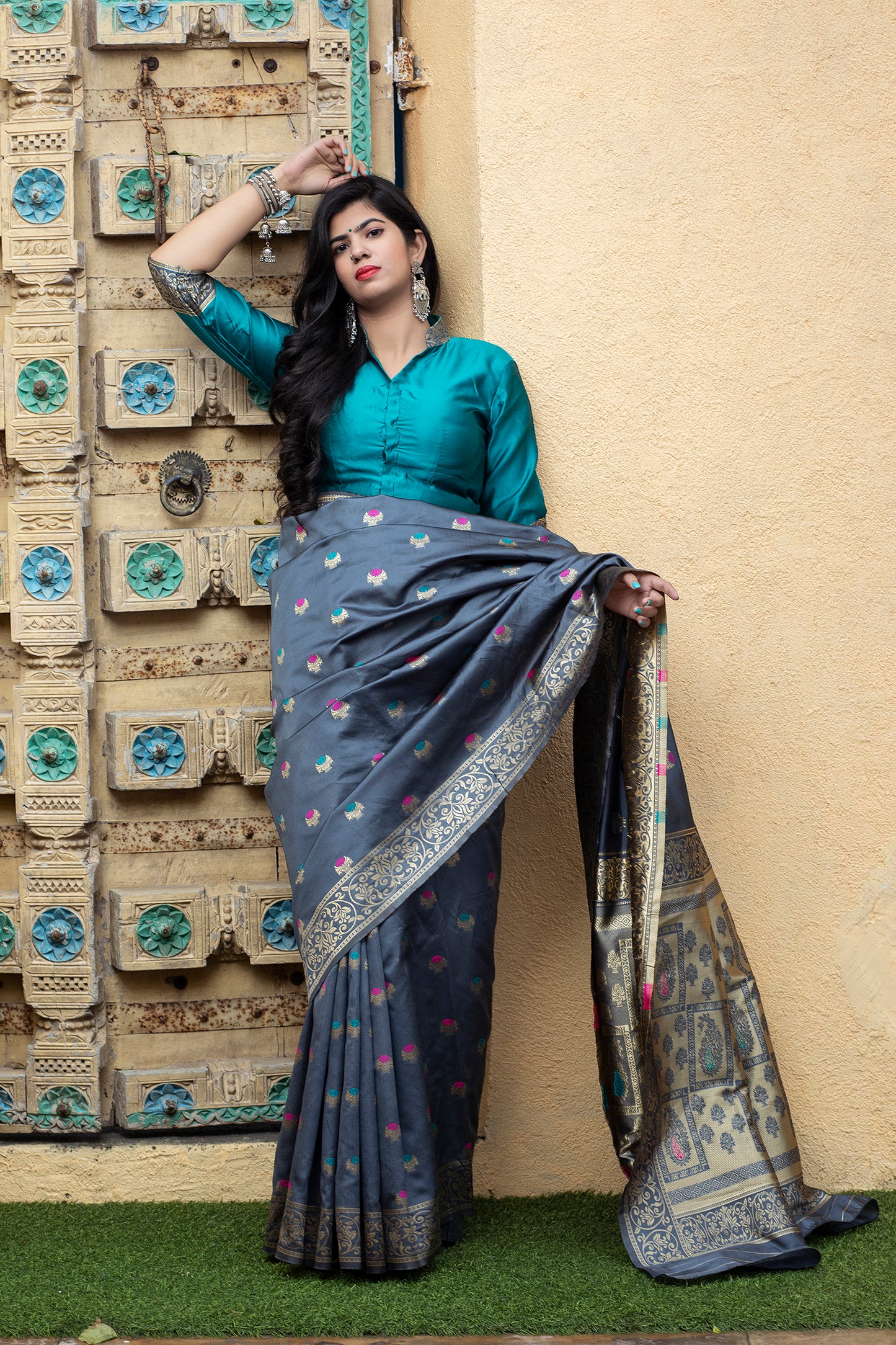 Grey Color Beautiful Banarasi Weaving Silk Party Wear Saree