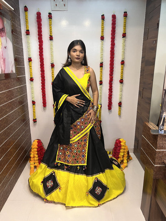 Yellow Cotton Silk Gamthi Work Butta Lace Work Navratri Lehenga Choli