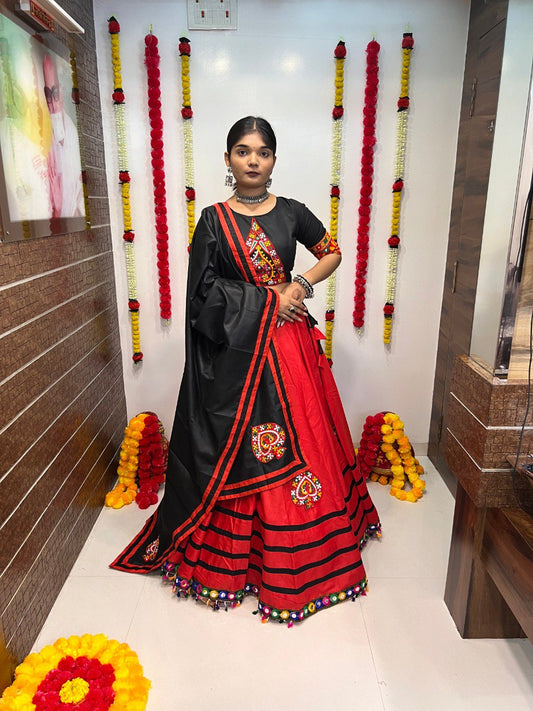 Red Black Cotton Silk Gamthi Work Butta Lace Work Navratri Lehenga Choli