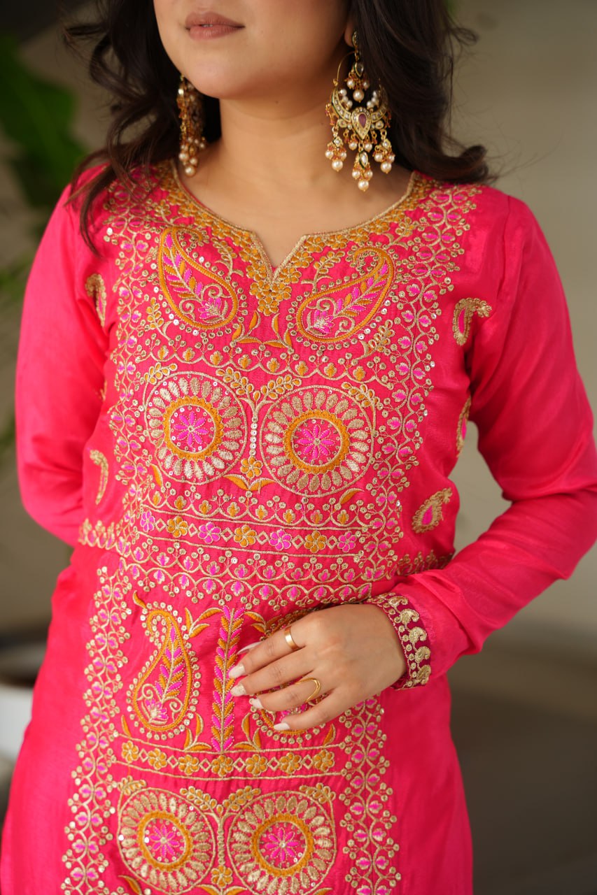 Gajri Chinnon With Multi Thread Embroidered Work Work Suit