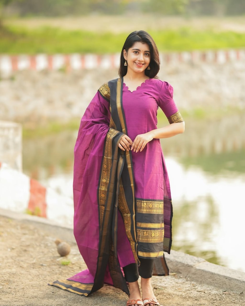 Magenta black Kanchi cotton kurta set with heavy zari temple border
