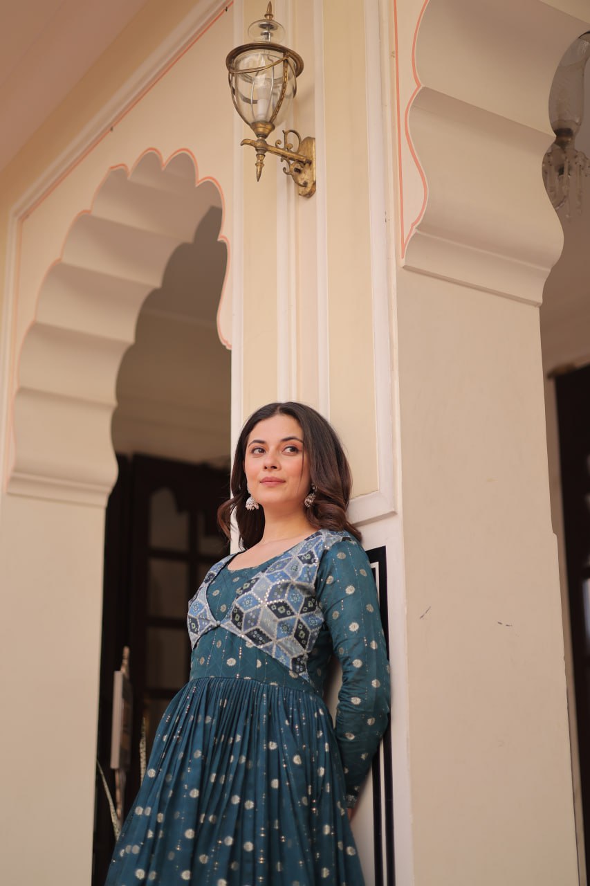 Rama Staple Jequard Weaving Work Gown