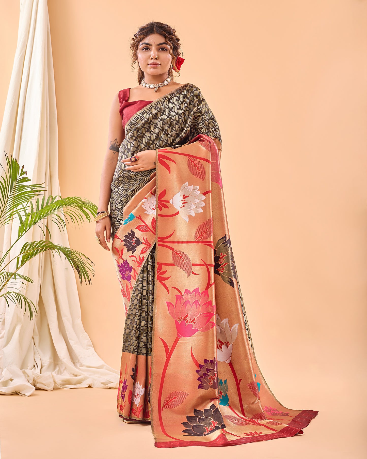 Black Fulrani Paithani Silk Woven Saree