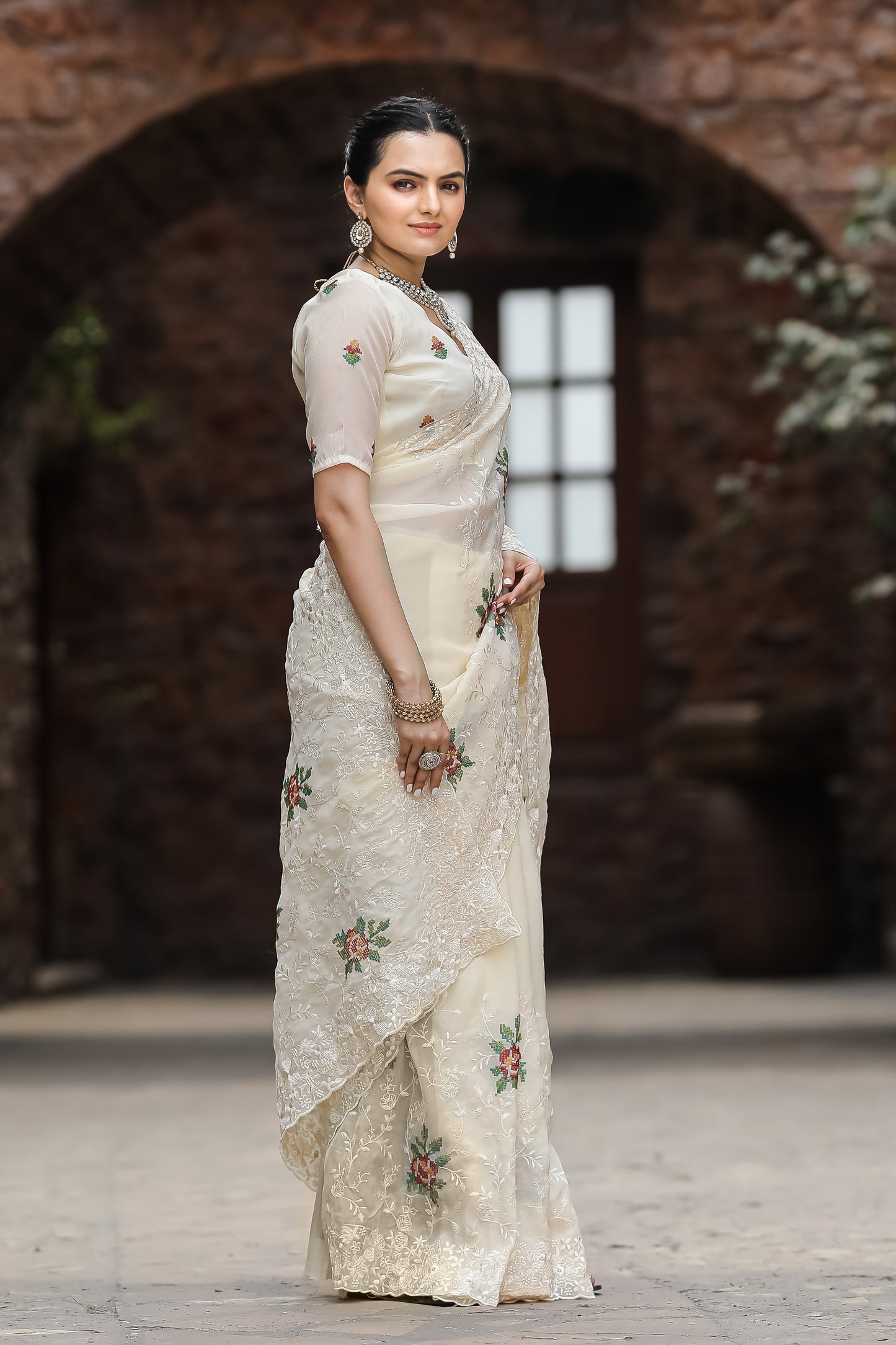 Cream Pure Shiny Zari Chiffon Saree With Beautiful Embroidory Work